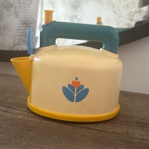1087 Fisher Price singing tea kettle good condition